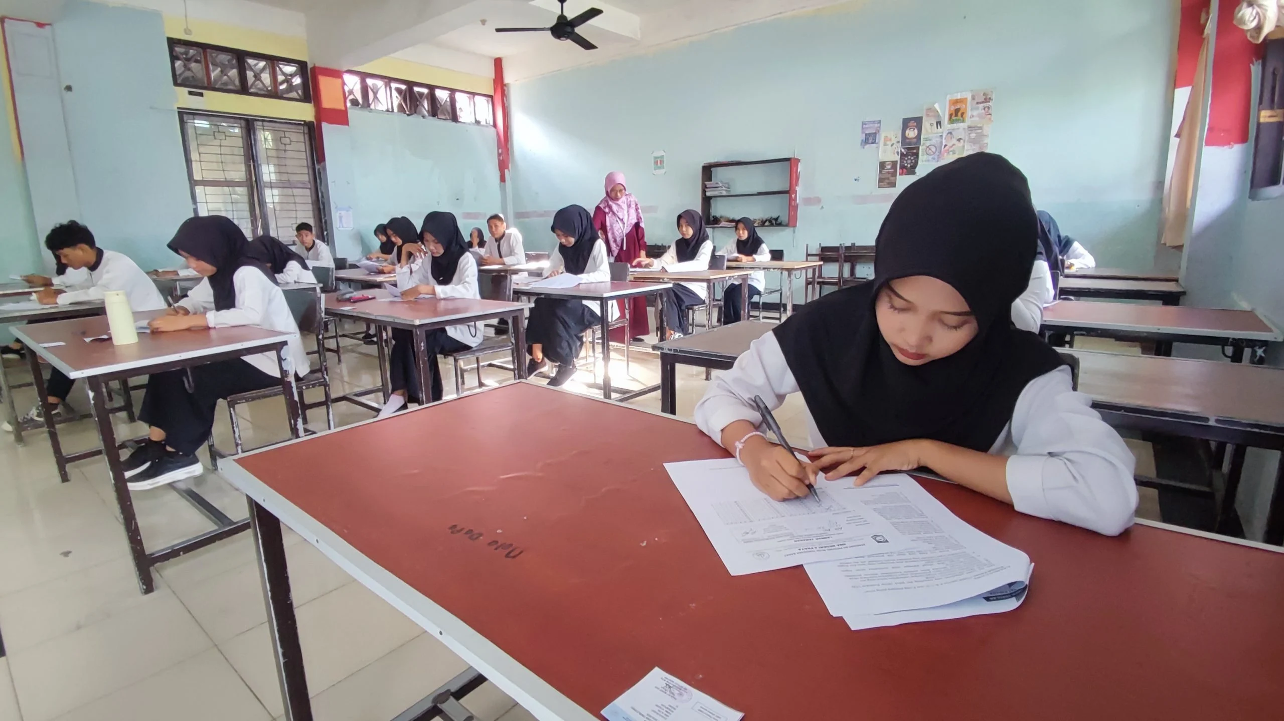 Ujian Sekolah TA 2024 2025 SMA Negeri 4 Praya